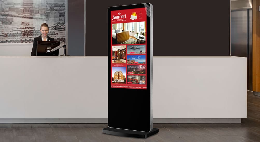 What are the practical effects of installing vertical LCD advertising digital signage display in hot